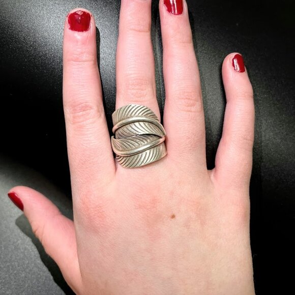 Thai Fine Silver Adjustable leaf ring by Karen Hill Tribe Silversmiths - Picture 2 of 11